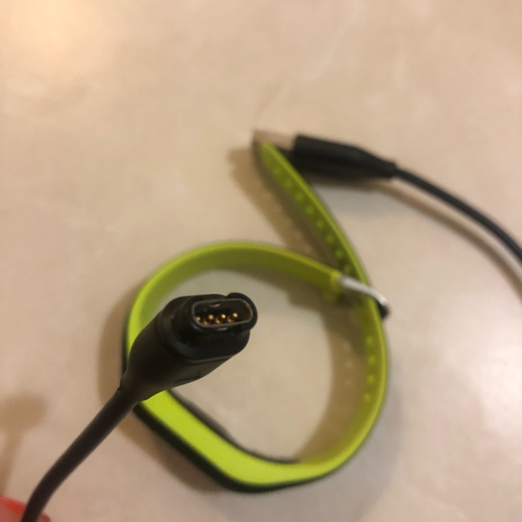 Garmin Vívosport Watch - Picture 11 of 16